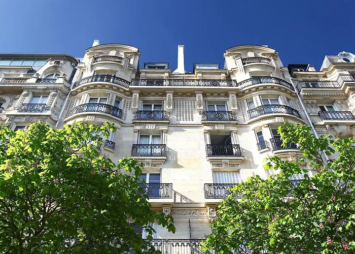 Outstanding 2 Bedrooms With A Terrific Eiffel Tower View